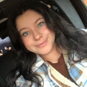 Meet your Posher, Kenzie